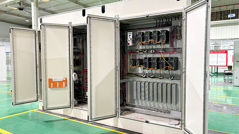 <i style='color:red'>伺服柜</i>：精準驅動工業自動化升級的核心引擎