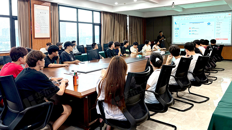 深化校企合作，華東工控迎來(lái)鄭州經(jīng)貿(mào)學(xué)院智慧制造學(xué)院學(xué)子實(shí)習(xí)